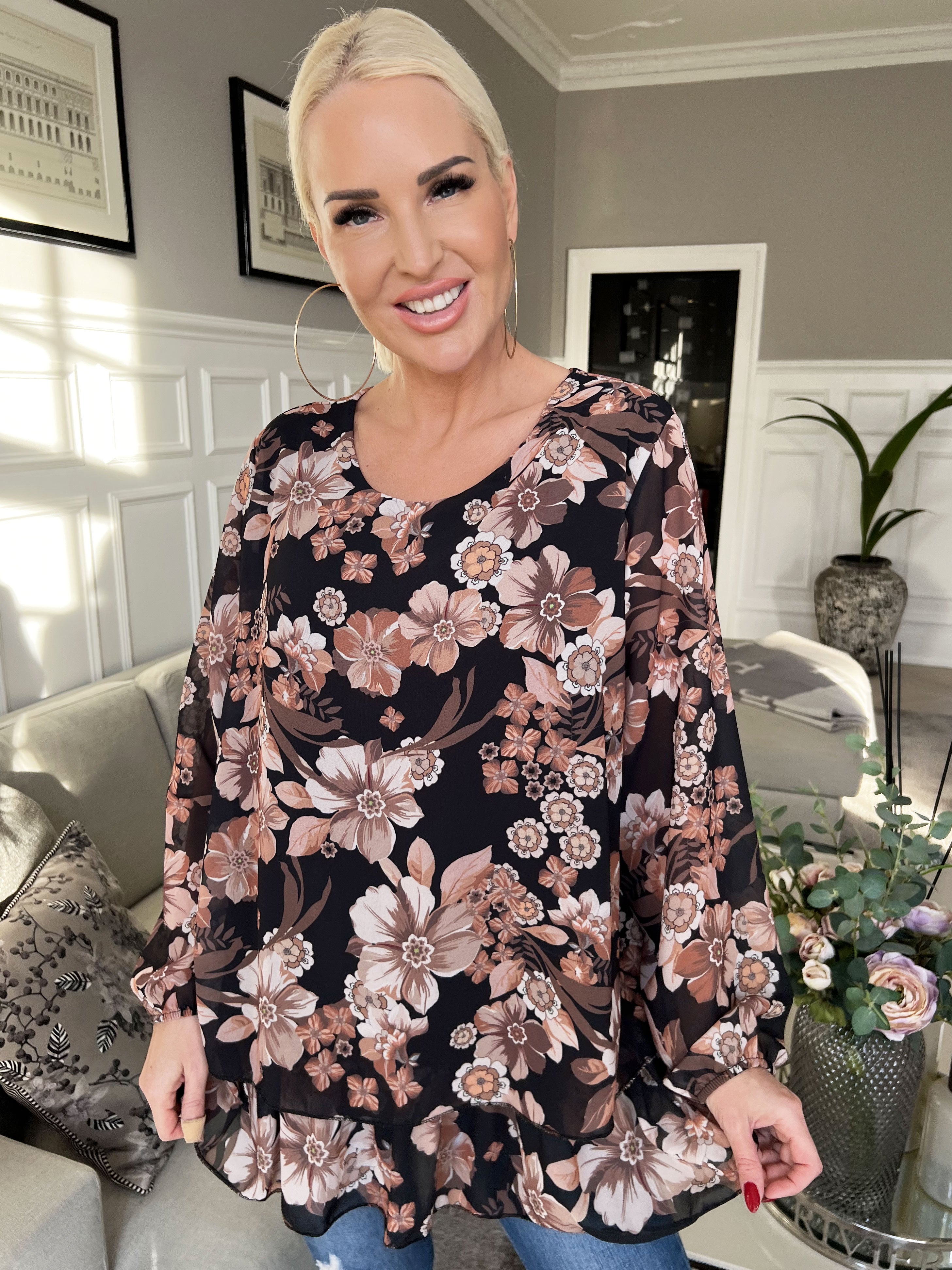 Wicky - Sød tunika i chiffon med blomstermotiver